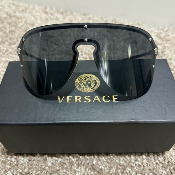 Versace Oversized Sunglasses - Picture 1 of 3